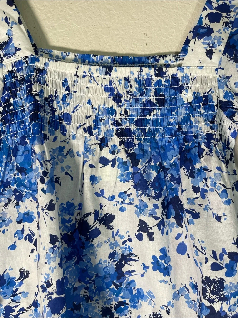 Tuckernuck Bluebell Meadows Tilly Smocked Floral Blouse Size XS NWT Lightweight